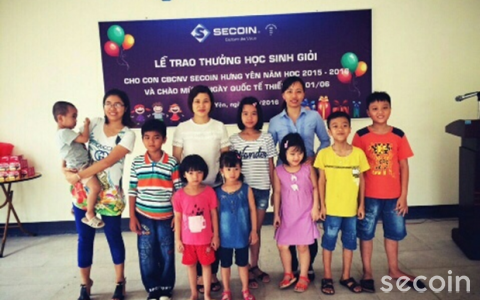 Secoin miền Bắc trao giải thưởng cho con CBCNV có thành tích năm học 2015 -2016